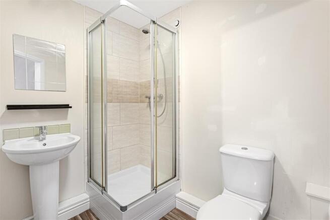 2 bed Apartment to rent Image 8