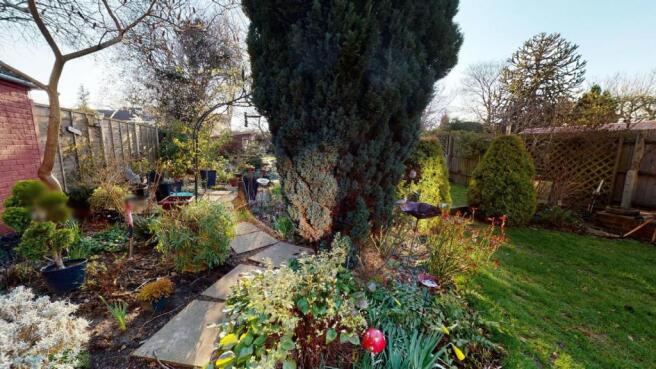 FRONT GARDEN