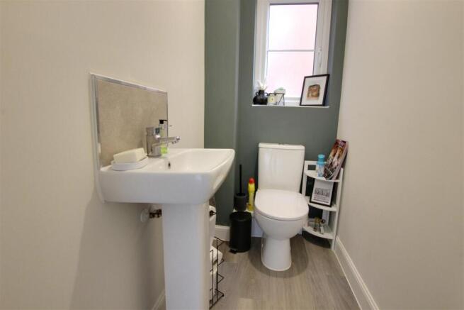 3 bed Semi-Detached for sale Image 8