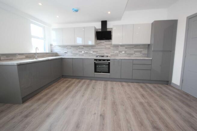 LOUNGE/KITCHEN