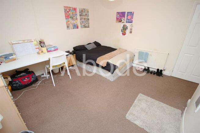 3 bed House to rent Image 4