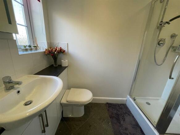 ensuite2.jpg