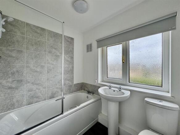 3 bed Semi-Detached for sale Image 4