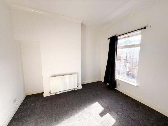 2 bed Terraced to rent Image 4