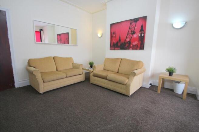 4 bed End of Terrace to rent Image 8