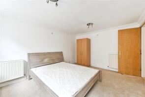Flat 3, 2, Carter Court, London EC4V 5EN
