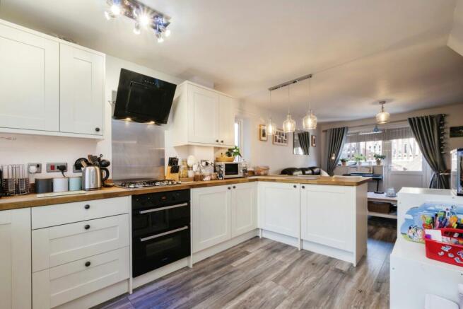 Fitted Kitchen