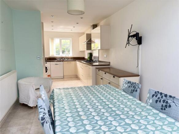 4 bed Detached for sale Image 7