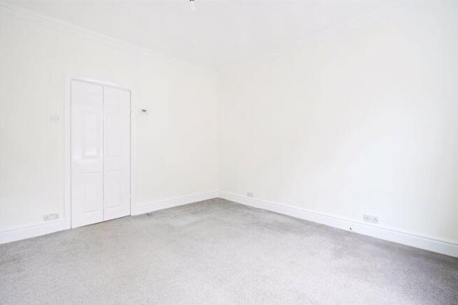 2 bed Terraced to rent Image 7