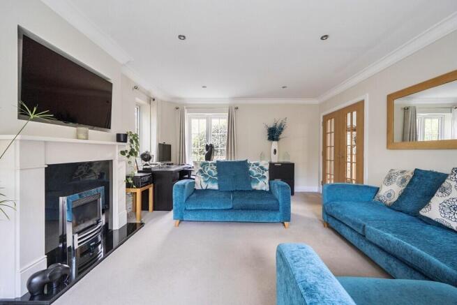 Lounge Pic 1