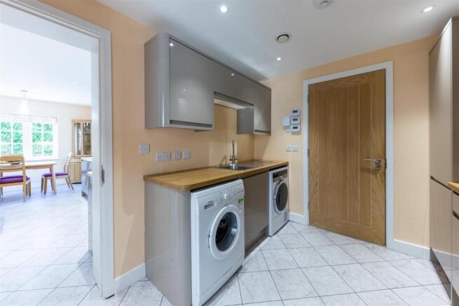 11 Hitchin Road Annexe interiors-15.jpg