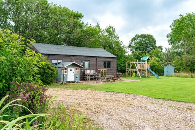 Timber Garage/Parkin