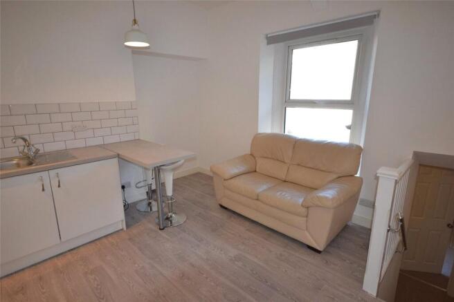 Connaught Avenue, Plymouth, Devon, PL4 photo 2