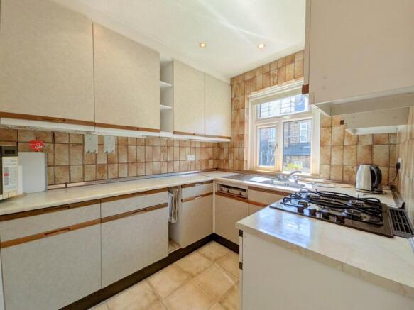 4 bed Terraced for sale Image 4