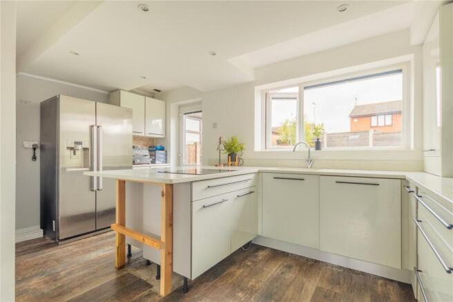 2 bed Semi-Detached for sale Image 2