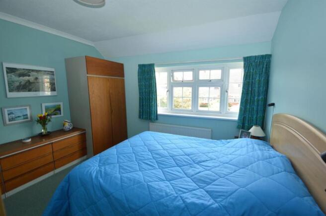 3  GREEN  FARM  END,  KINETON  (MASTER BEDROOM).jp