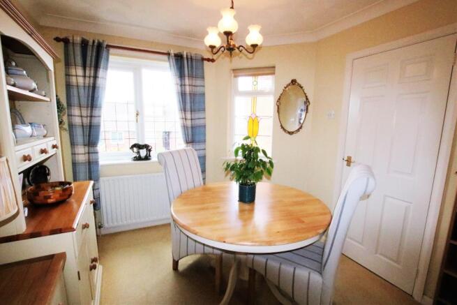 Dining room / Bedroom 3
