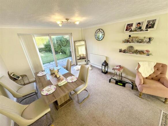 Dining area.jpg