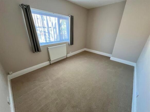 3 bed Terraced for sale Image 5