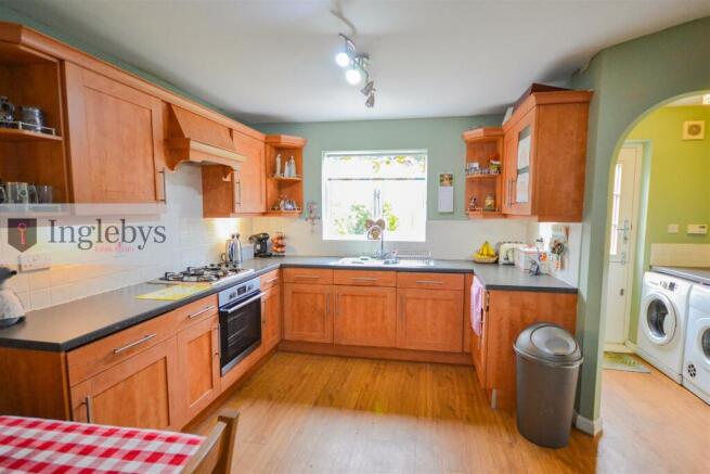 Kitchen/Dining Area