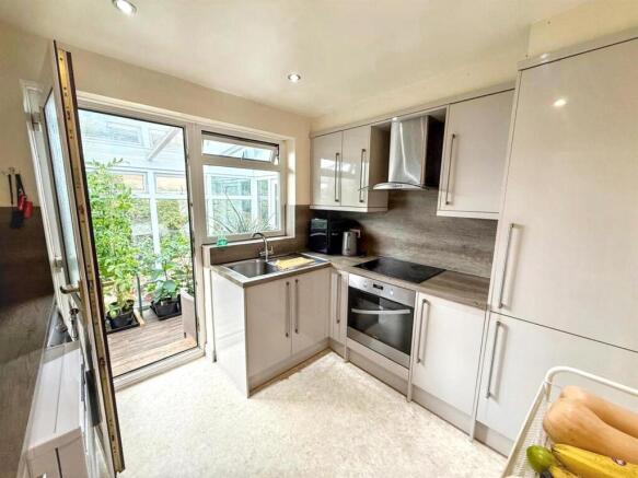 2 bed Detached Bungalow for sale Image 7