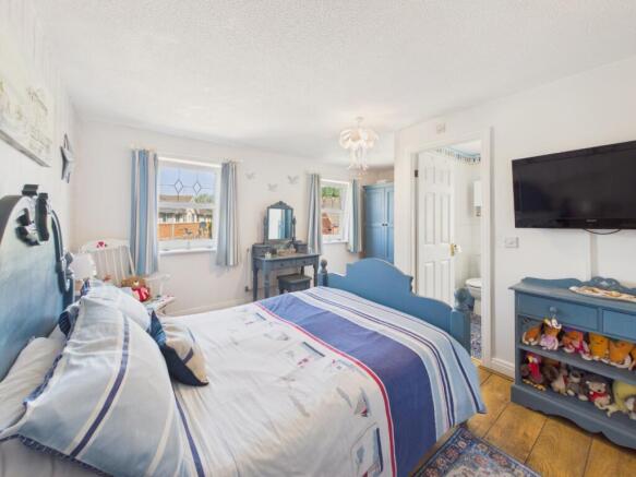 3 bed Semi-Detached for sale Image 8
