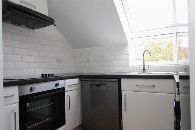 2 bed Apartment to rent Image 6