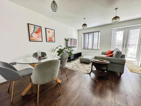 pbox-dining_room-341761.jpeg