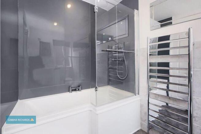 En-Suite Bathroom