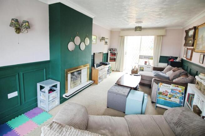 3 bed Semi-Detached for sale Image 4