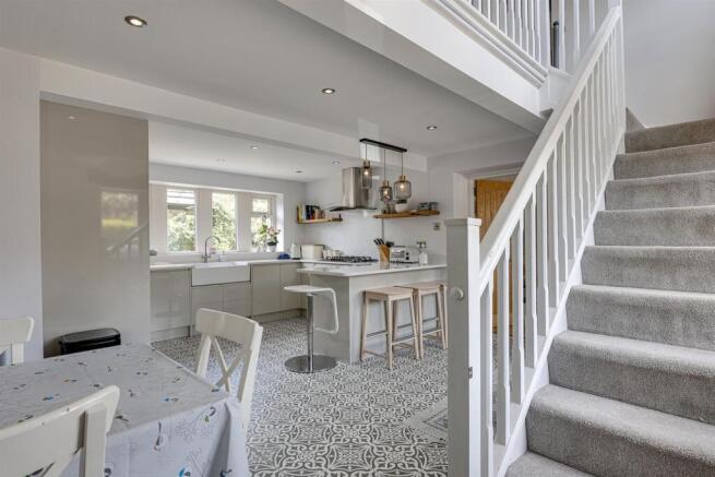 3 bed Semi-Detached for sale Image 7