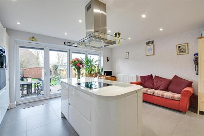 Kitchen 5.jpg
