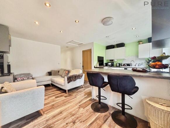 Duddon Close, West End, Southampton, Hampshire. SO18 3QB photo 4