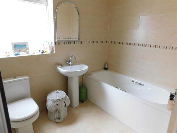 BATHROOM 2