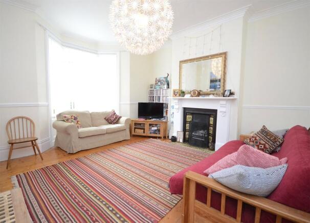 Front Lounge/Bedroom