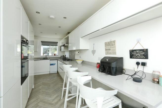 3 bed End of Terrace for sale Image 4