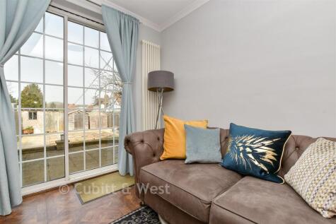 Fairhaven Avenue, Shirley, Croydon, Surrey