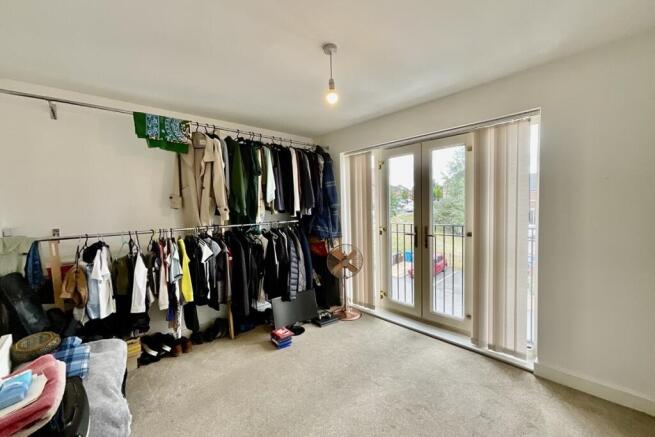 2 bed Flat for sale Image 5