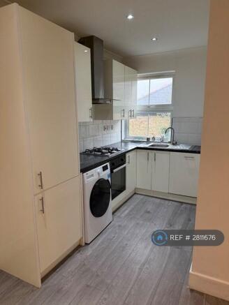 Fitted Kitchen With Appliances