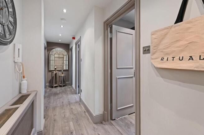 TEC - Flat 411, Marylebone Apartments - Hallway3 (