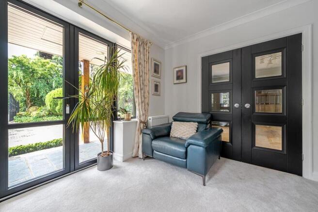 4 bed Detached for sale Image 9