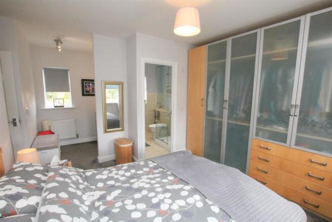 MAIN BEDROOM