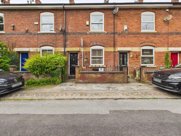 CAM03729G0-PR0080-STILL041