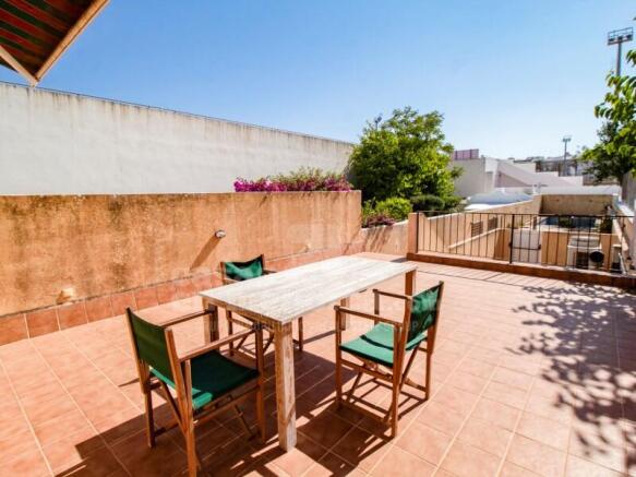 House in the centre of Mahón with garden and pool