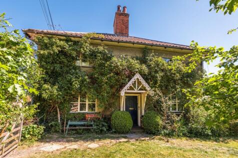 A Versatile Period Home in Southburgh Blending Charm, Space and Countryside Living