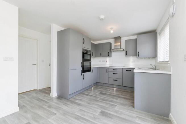 4 bed Detached for sale Image 6
