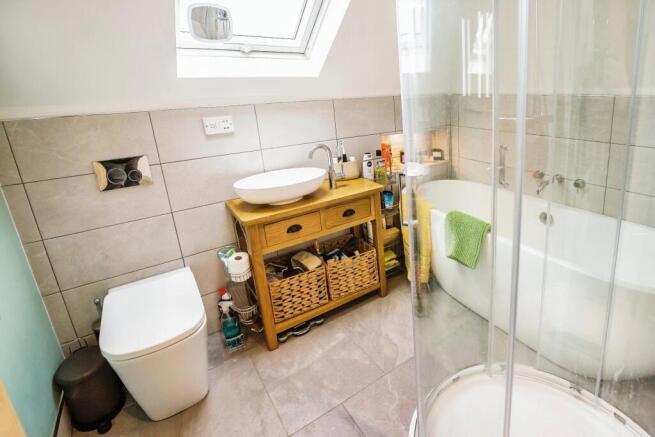 Bath/Shower Room
