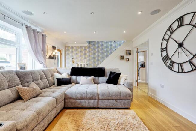 IMG_0102_3_4_easyHDR-interior3.jpg