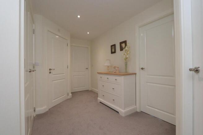 2 bed Retirement Property for sale Image 8