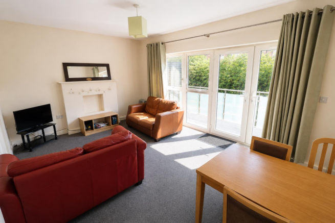 COMMUNAL LIVING AREA